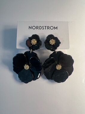 Nordstrom Black Floral Drop Earrings with Gold Centers *NWT*